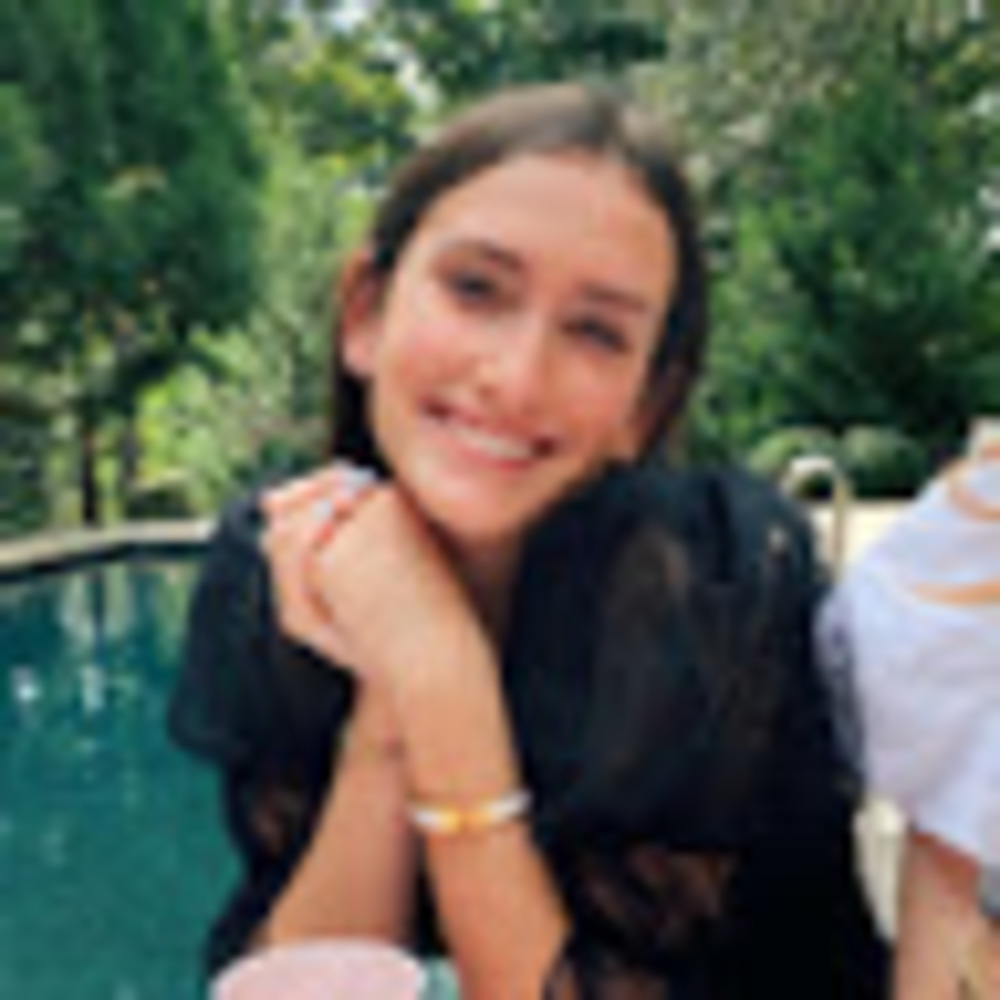 Meet your Posher, Olivia